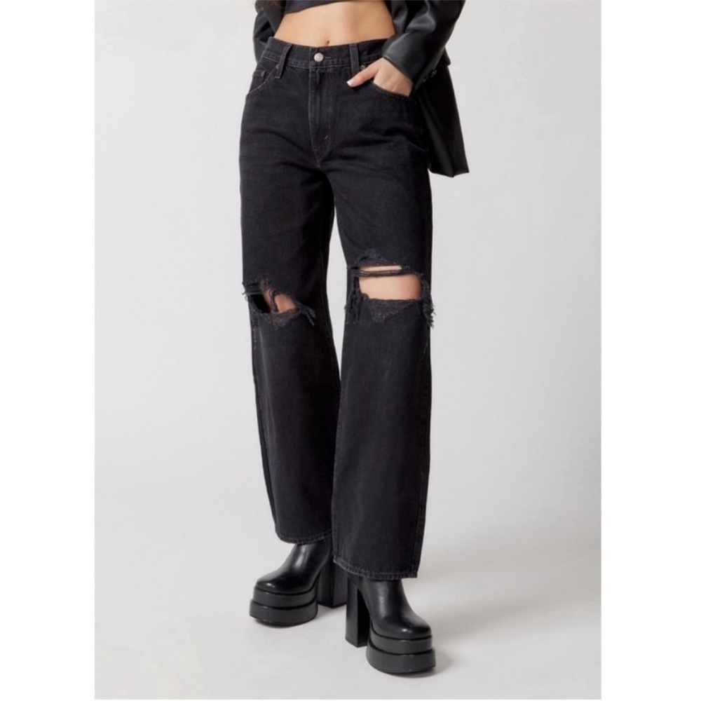 Levi’s Women’s Black Baggy Dad Jeans Distressed Knee Hole Denim Size 32